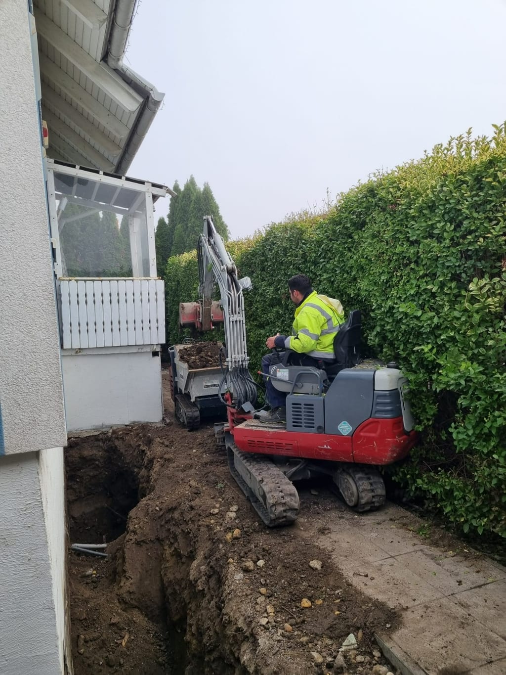 Kleinbaggerarbeiten in Wien und Niederösterreich – Minibagger bei engen Zufahrten